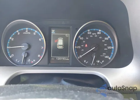 2018 Toyota Rav4 Le z USA, uszkodzony, nr VIN 2T3BFREV7JW717251